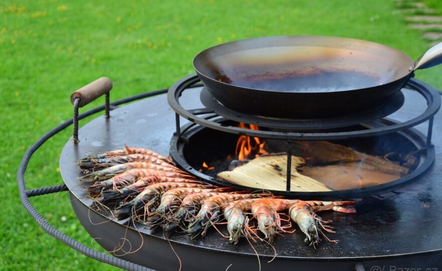 Grilování na ohništi aneb jak grilovat bez grilu